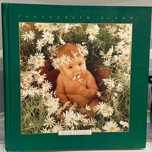 Anne Geddes Green Photo Album